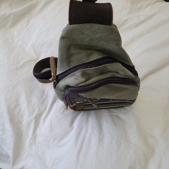 NEW Womans Canvas & leather Trim Crossbody Sling Bag 5 pocket Zip Quality NWT - Picture 5 of 6